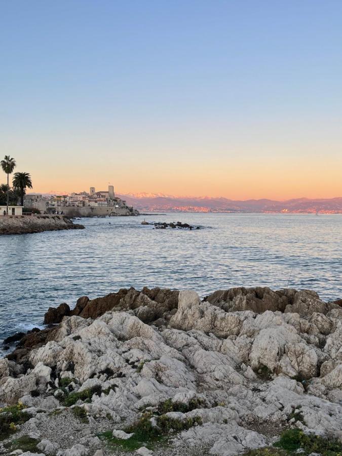 Cozy Studio On The Beach Antibes Buitenkant foto